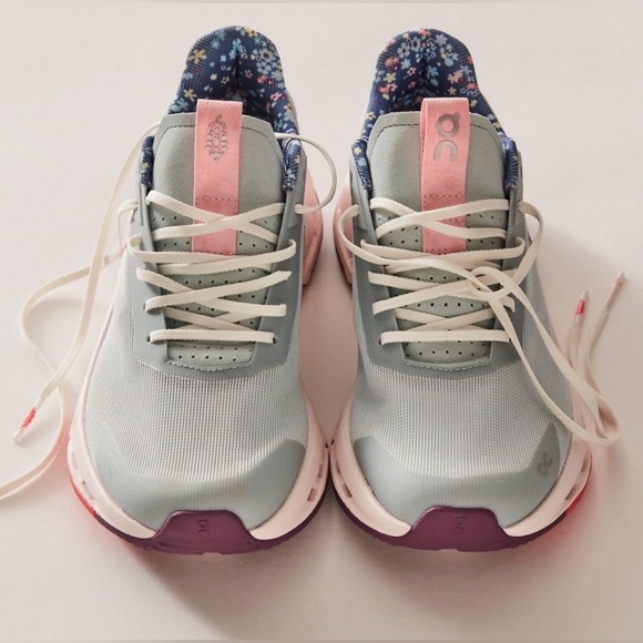 Free People X On Cloud Cloudnova Form 2- NIB- Size 7 - Picture 2 of 9